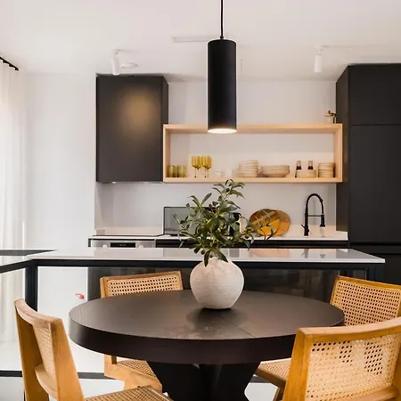 Apartamento Stylish Designer Duplex-3beds 2baths-puerta Carmona Centro