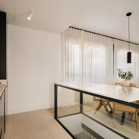 公寓 Stylish Designer Duplex-3beds 2baths-puerta Carmona Centro *