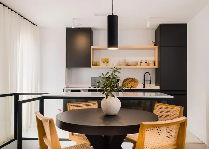 Stylish Duplex-3beds 2baths-puerta Carmona Centro