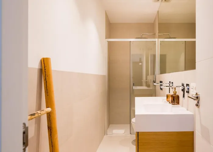 Stylish Duplex-3beds 2baths-puerta Carmona Centro Lejlighed