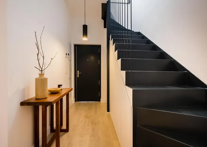 Lejlighed Stylish Duplex-3beds 2baths-puerta Carmona Centro *