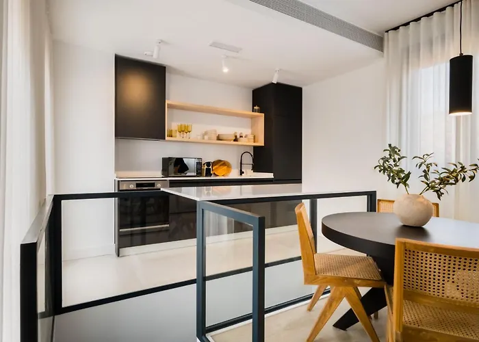 Lejlighed Stylish Duplex-3beds 2baths-puerta Carmona Centro